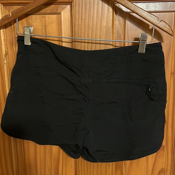 Patagonia Womens Wavefarer Board Shorts Size 2 Black Style 76597 Zip Pocket - Picture 2 of 9